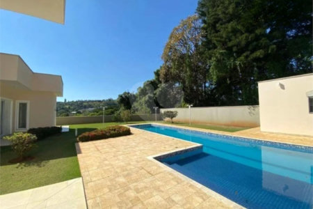 Casa à venda com 4 suítes no condomínio Ipê Velho, Vinhedo - SP