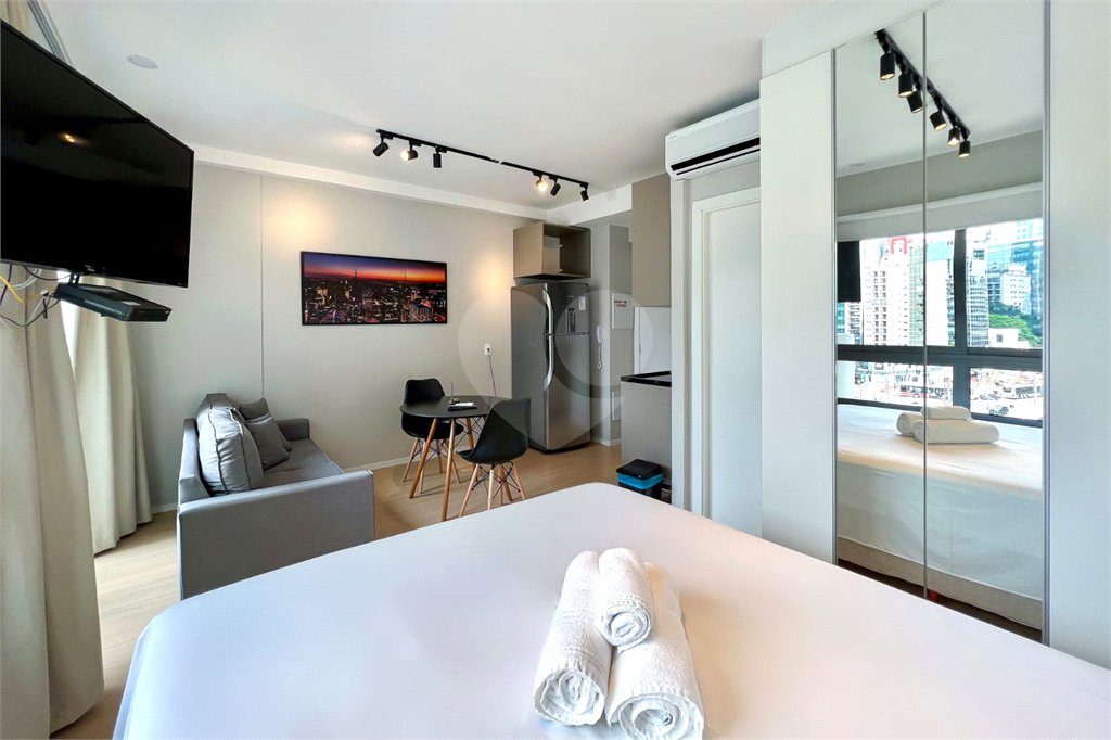 Studio Mobiliado na Vila Nova Conceição – Conforto e Estilo em 27m²!
