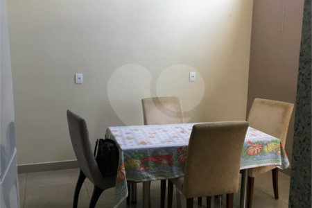 Sobrado à venda com 3 suítes em Vila Nivi, São Paulo, SP