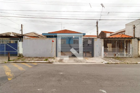 Casa à venda com 4 quartos, sendo 1 suíte,  em Vila Constança, São Paulo, SP