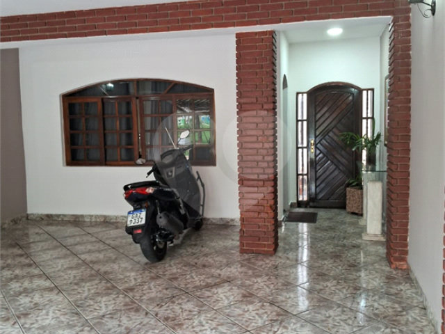 Sobrado à venda com 3 quartos, sendo 2 suítes,  em Parque Edu Chaves, São Paulo, SP