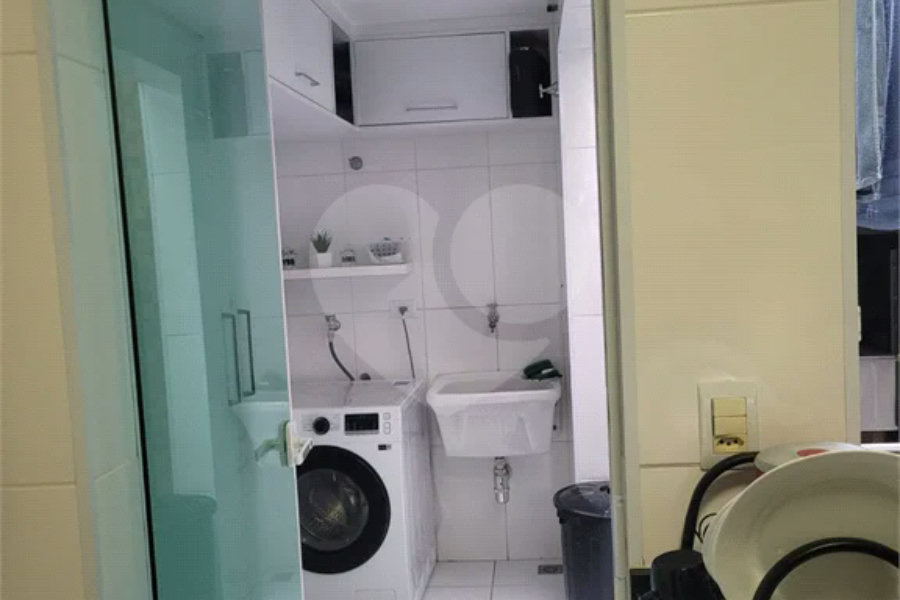 Casa à venda com 3 quartos, sendo 1 suíte, no condomínio Residencial Isabel, São Paulo - SP