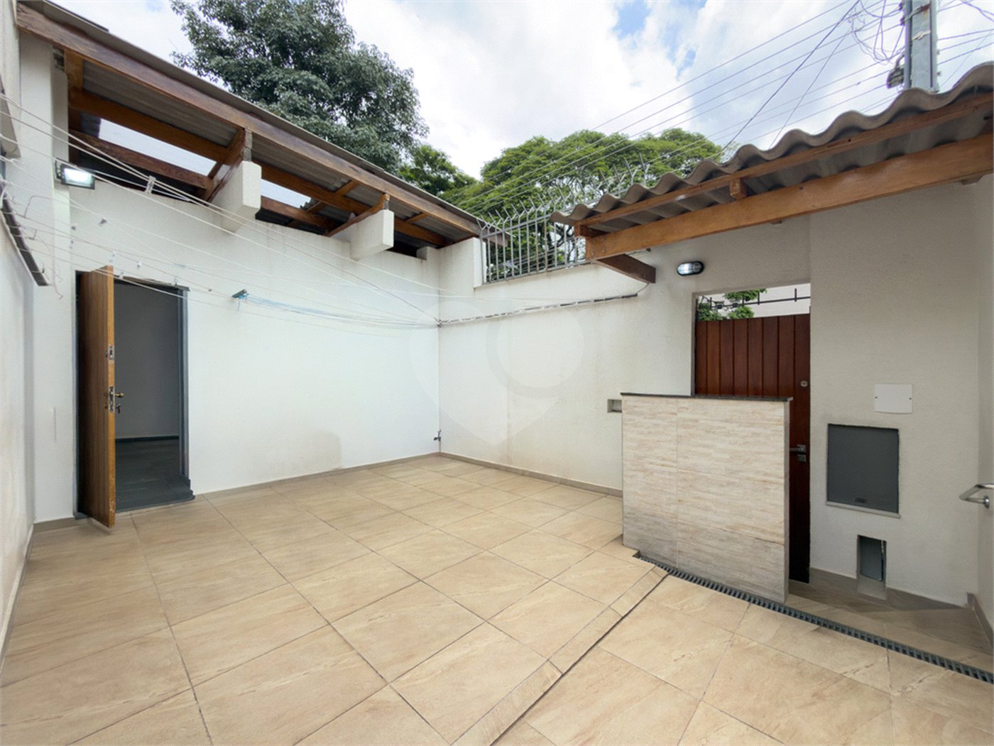 Casa de Vila à venda com 3 quartos, sendo 1 suíte, em Indianópolis, São Paulo, SP