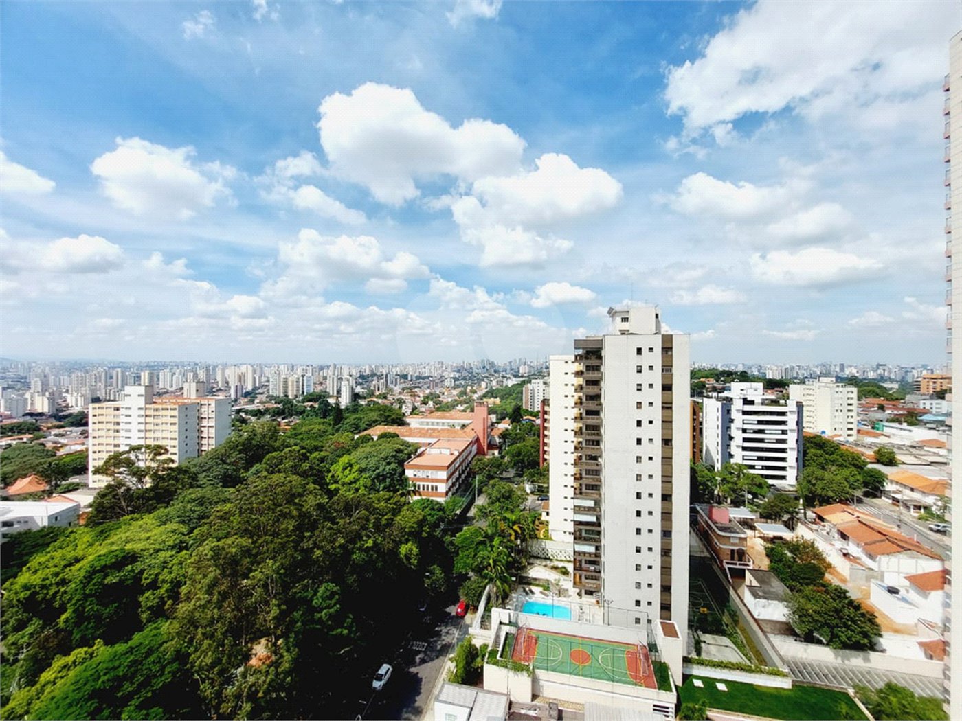 Apartamento à venda com 4 quartos, sendo 2 suítes,  em Alto da Lapa, São Paulo, SP