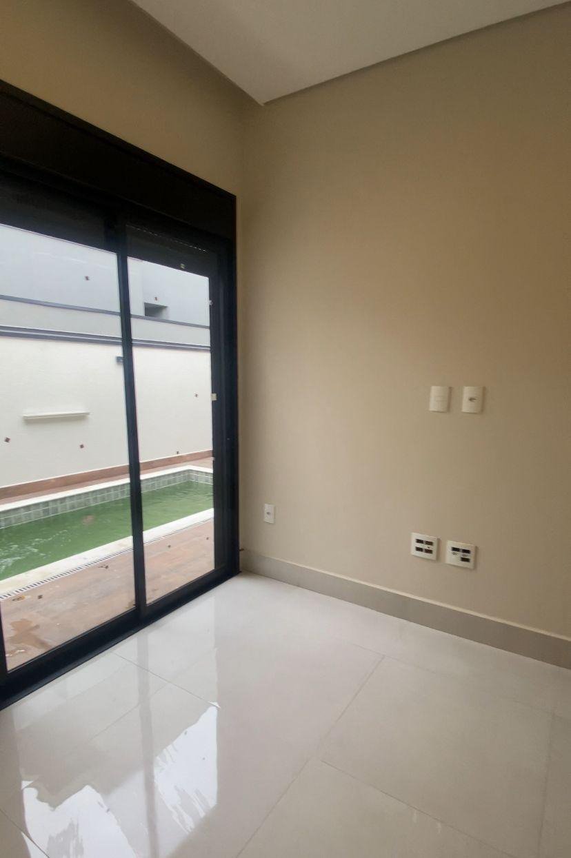 Casa à venda com 3 quartos, sendo 1 suíte, no condomínio Terras da Estancia, Paulínia- SP
