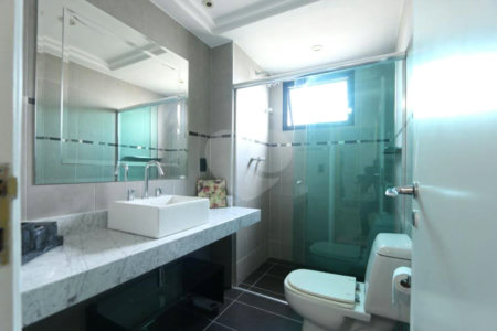 Apartamento à venda com 4 quartos, sendo 2 suítes,  em Vila Uberabinha, São Paulo, SP