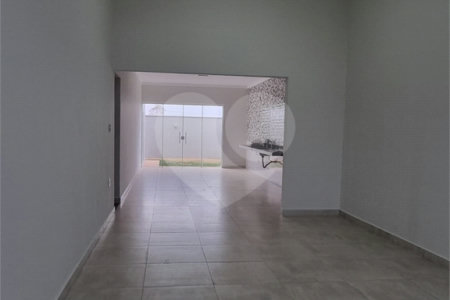 Casa à venda com 3 quartos, sendo 1 suíte, em Campos Ville, Araraquara, SP