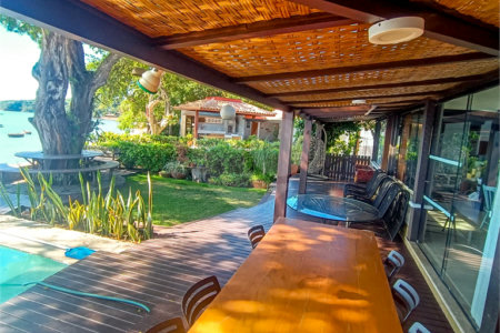 Casa à venda com 5 quartos, sendo 4 suítes, em Manguinhos, Armação dos Búzios, RJ