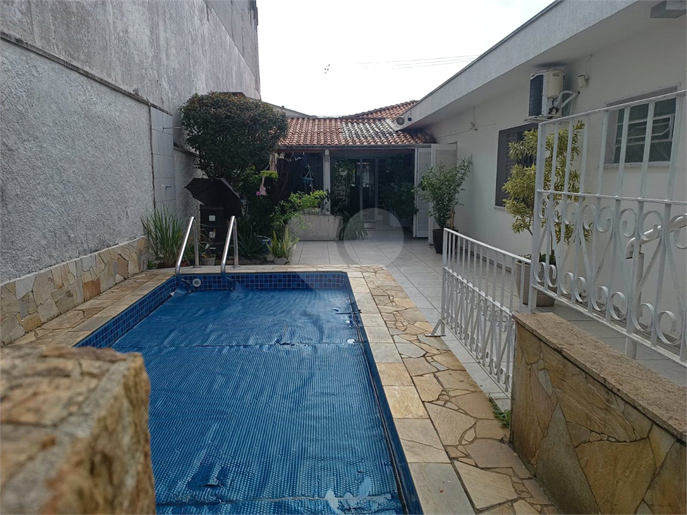 Casa à venda com 4 quartos, sendo 1 suíte,  em Jardim Armênia, Mogi das Cruzes, SP