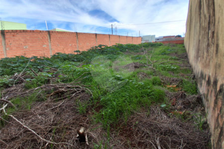 Terreno à venda em Vila Nastri, Itapetininga, SP