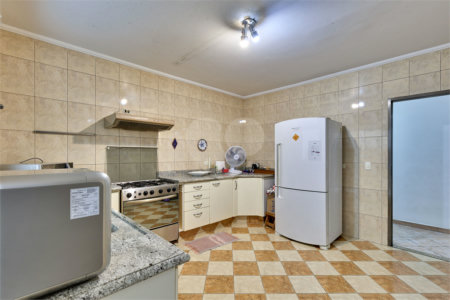 Casa à venda com 5 quartos, sendo 4 suítes, em Alto da Boa Vista, São Paulo, SP