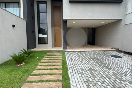 Casa à venda com 5 quartos, sendo 4 suítes, no condomínio Grand Park, Rio de Janeiro - RJ