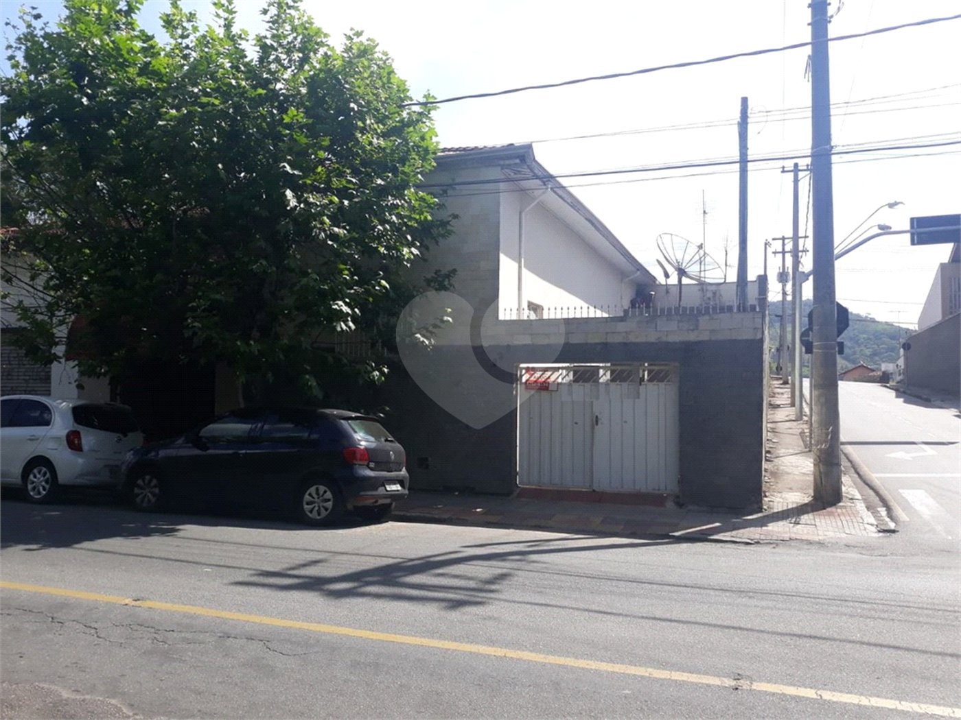 Casa à venda com 4 quartos, sendo 1 suíte, no Centro, São Roque, SP