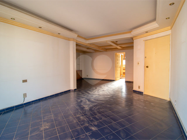 Apartamento à venda com 3 quartos, sendo 1 suíte,  em Campo Belo, São Paulo, SP