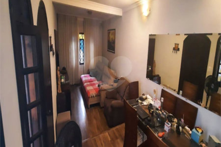 Sobrado à venda com 4 quartos, sendo 1 suíte, em Vila Marari, São Paulo, SP