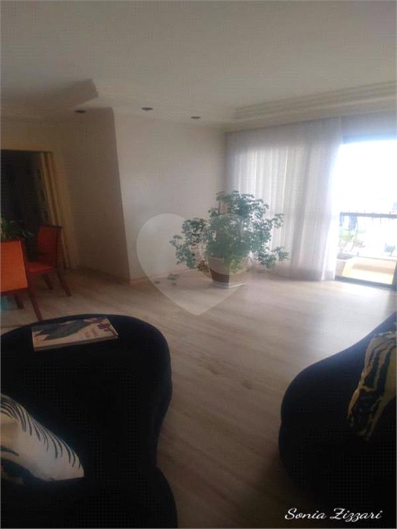 Apartamento à venda com 3 quartos, sendo 1 suíte,  em Cambuci, São Paulo, SP