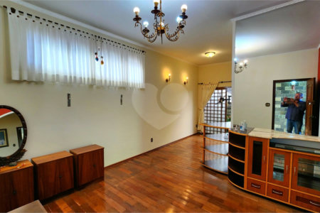 Casa à venda com 2 quartos no Centro, Araraquara, SP
