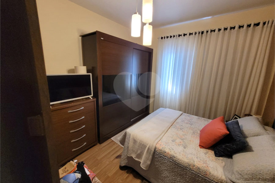 Sobrado à venda com 2 quartos em Vila Nivi, São Paulo, SP