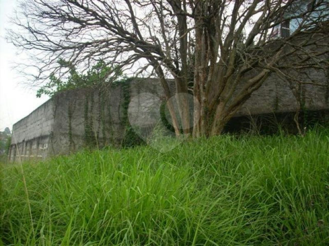 Casa Térrea à venda com 3 quartos em Horto, São Paulo, SP