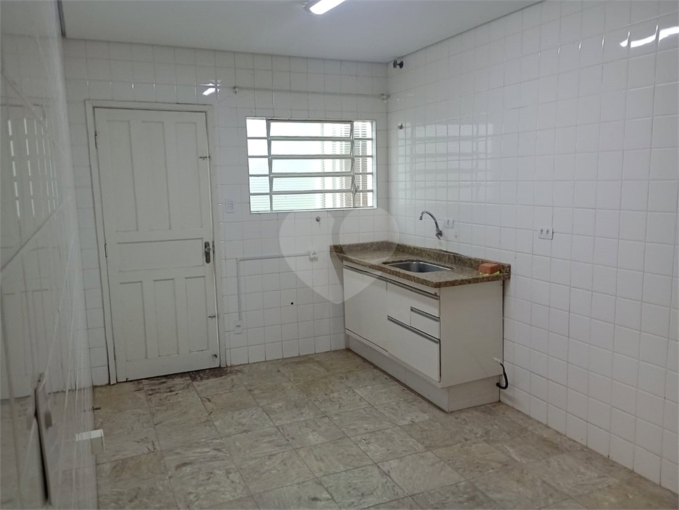 Casa à venda com 4 quartos, sendo 1 suíte, em Vila Rosa, Itapetininga, SP