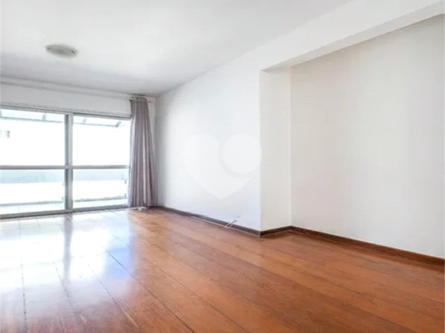 Apartamento à venda com 3 quartos, sendo 1 suíte,  em Jardim América, São Paulo, SP