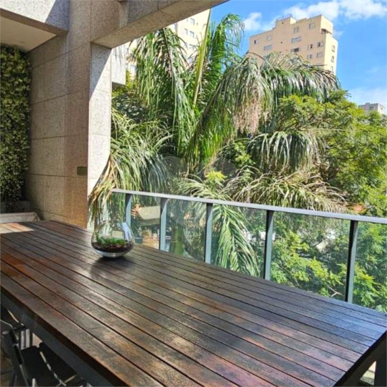 Apartamento no Itaim Bibi de 45m2 com 1 dorm, 1 banheiro, 1vaga. Estuda permuta. Viva a um passo dos melhores shoppings, hospitais, escolas e rodovias principais com 1 dorm, 1 banheiro, 1 vaga. Estuda permuta