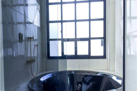 Apartamento com 04 Dorm 04 Suítes 04 Vagas na Saúde para venda ou locação.