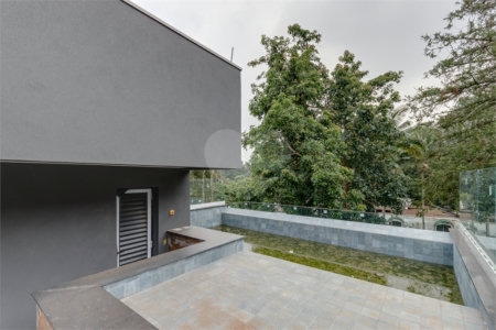 Casa à venda com 4 quartos, sendo 3 suítes, no condomínio Jardim Chapel, São Paulo - SP