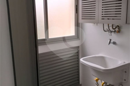 Apartamento à venda com 2 suítes em Lapa, São Paulo, SP