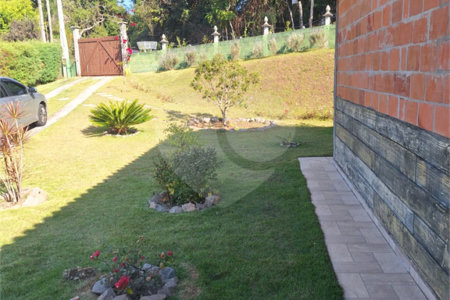 Casa em condomínio à venda com 3 quartos, sendo 1 suíte,  no Centro, Bom Jesus dos Perdões, SP