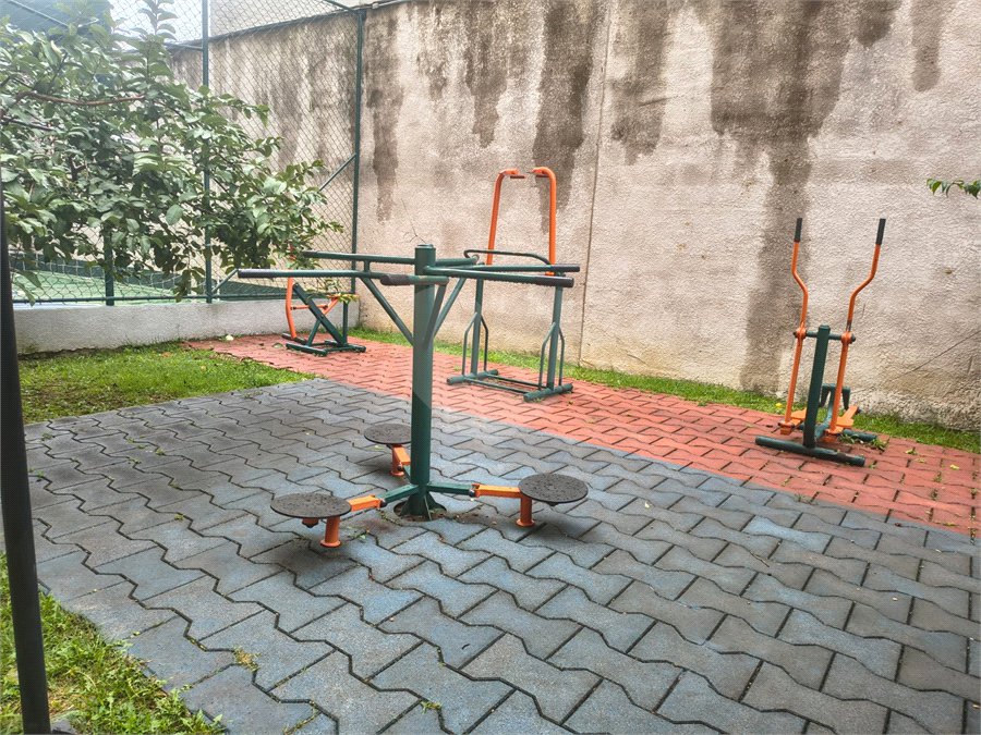Apartamento à venda com 2 quartos, sendo 1 suíte, em Jardim Carambeí, São Roque, SP
