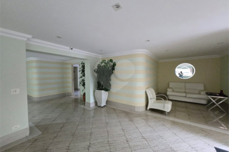 Apartamento à venda com 3 quartos, sendo 1 suíte,  em Indianópolis, São Paulo, SP