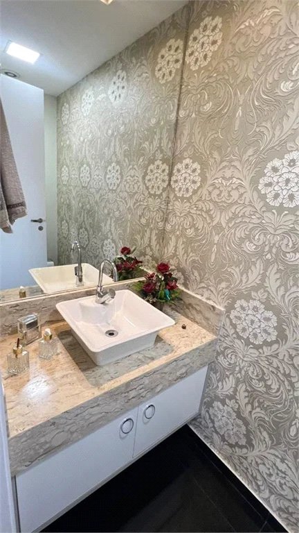 Apartamento à venda com 3 suítes em Jardim Monte Kemel, São Paulo, SP