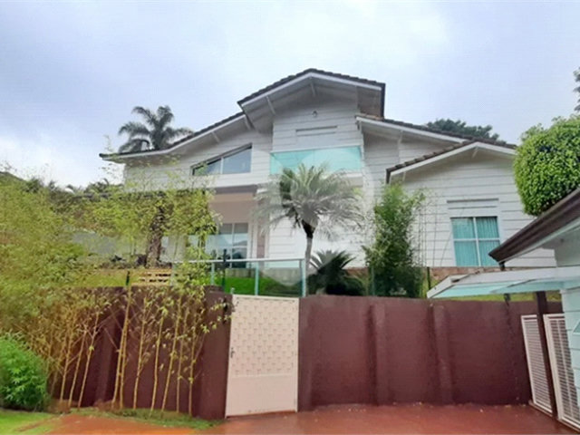 Casa à venda com 3 quartos, sendo 1 suíte,  no condomínio Suíça da Cantareira, Mairiporã - SP