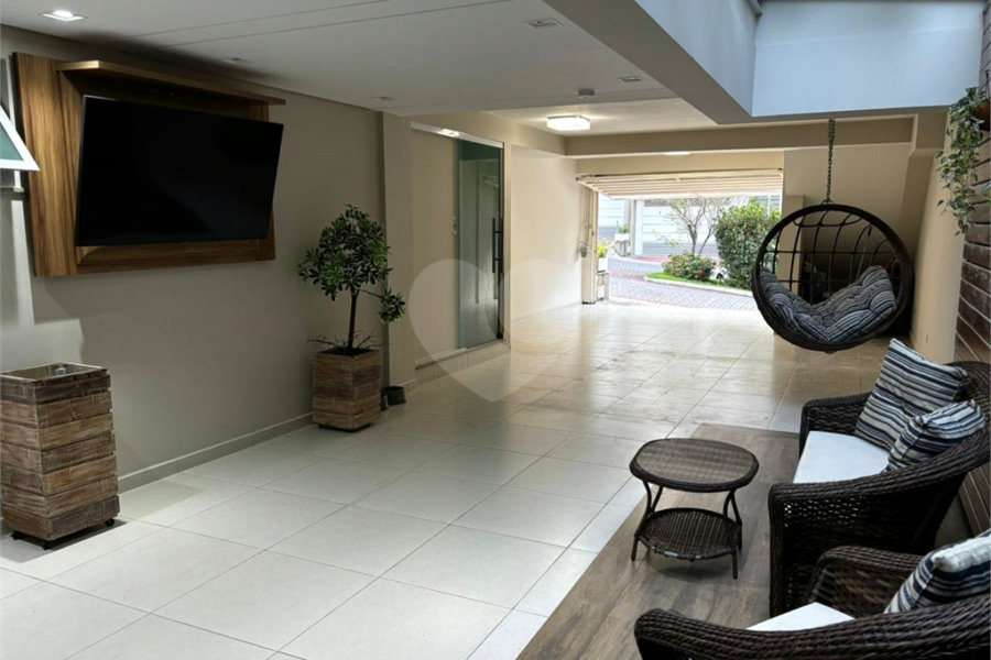 Casa à venda com 5 quartos, sendo 2 suítes,  no condomínio Floradas da Serra, São Paulo - SP