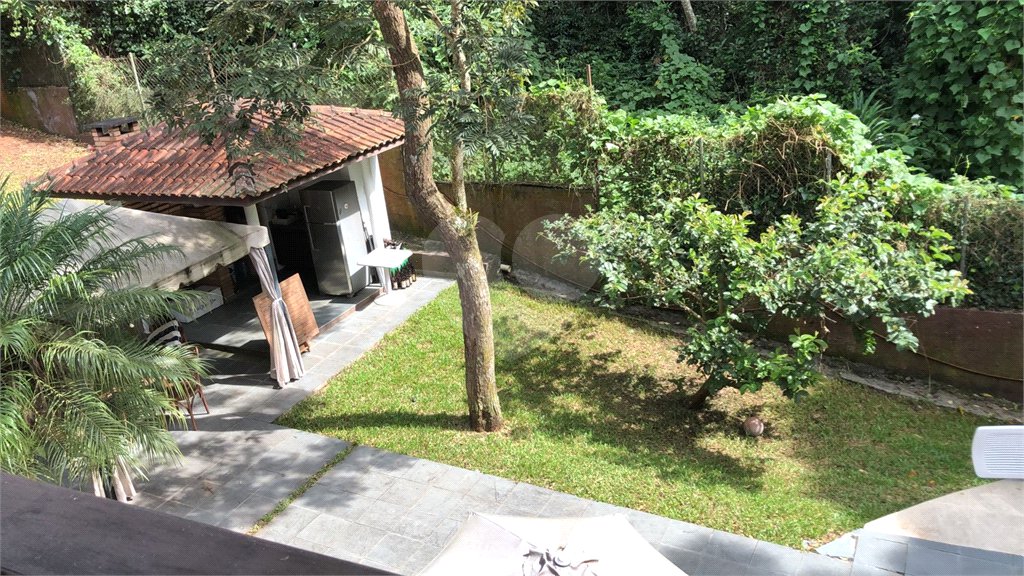 Casa à venda com 3 quartos, sendo 1 suíte,  no condomínio Alpes da Cantareira, Mairiporã - SP