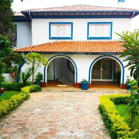 Casa à venda com 5 quartos, sendo 2 suítes, no condomínio Luís Romero Sanson, São Paulo - SP