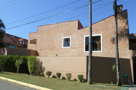 Sobrado à venda com 4 suítes em Recanto Impla, Carapicuíba, SP