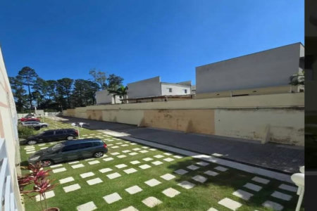 Sobrado à venda com 2 quartos no condomínio Ville de Vie 2, Cotia - SP