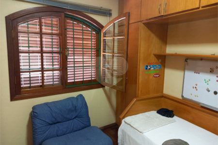 Sobrado à venda com 3 quartos, sendo 1 suíte,  em Santa Teresinha, São Paulo, SP