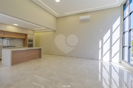 Casa à venda com 3 quartos, sendo 1 suíte, no condomínio Residencial London Park, Indaiatuba - SP