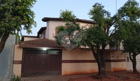 Casa à venda com 5 quartos, sendo 3 suítes,  em Jardim Novo Aeroporto, Três Lagoas, MS