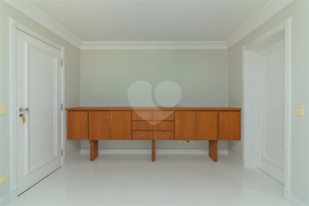 Apartamento à venda com 3 suítes em Campo Belo, São Paulo, SP
