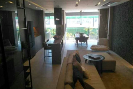 Apartamento à venda com 3 quartos, sendo 1 suíte, em Jardim das Acácias, São Paulo, SP