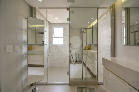Apartamento à venda com 4 suítes,  em Vila Uberabinha, São Paulo, SP