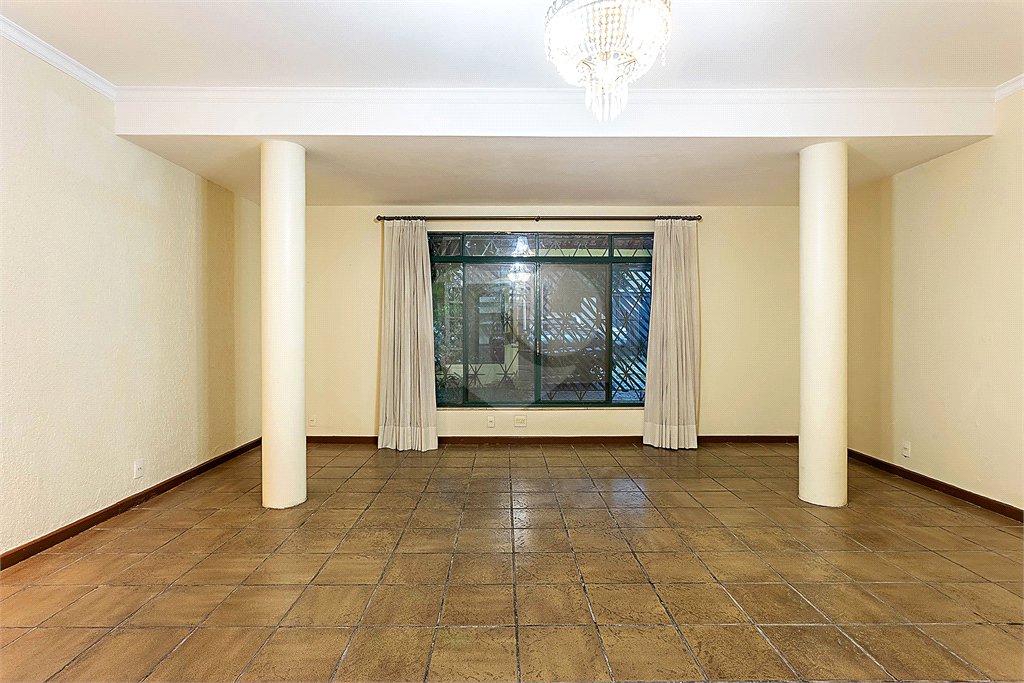 Casa à venda com 3 quartos, sendo 1 suíte, em Chácara Santo Antônio, São Paulo, SP