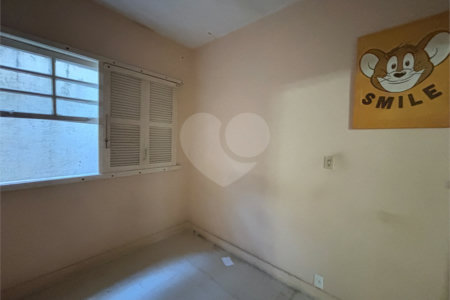 Sobrado à venda com 4 quartos em Vila Paulicéia, São Paulo, SP