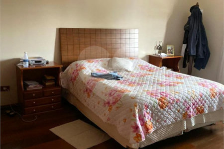 Casa à venda com 4 quartos, sendo 1 suíte, no Centro, Bom Jesus dos Perdões, SP