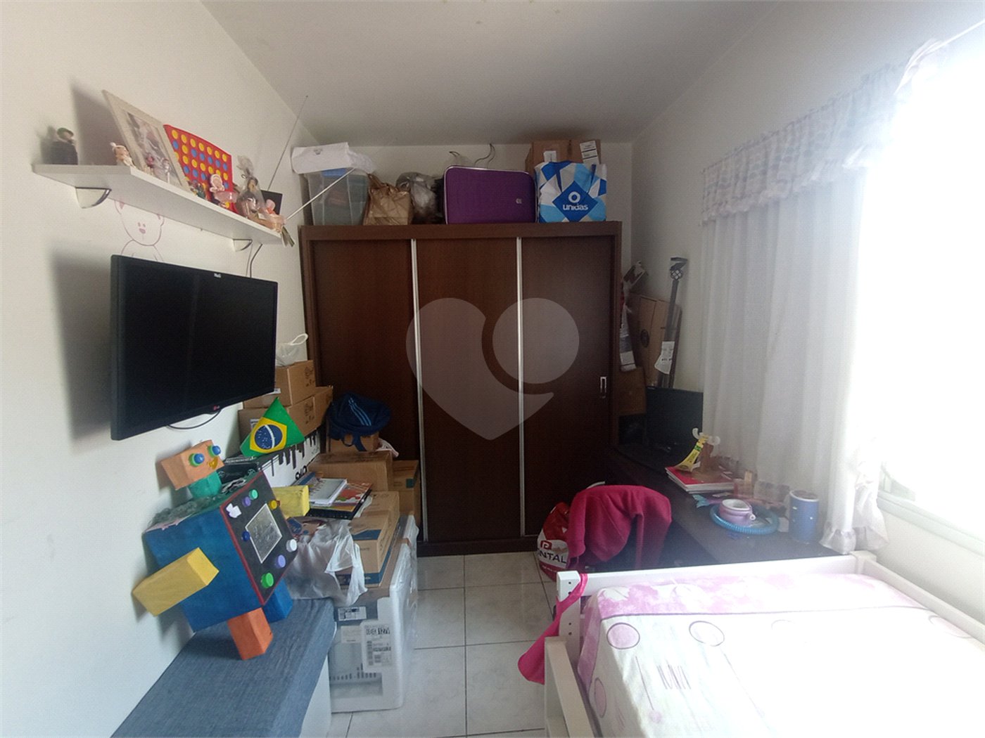 Sobrado à venda com 4 quartos, sendo 1 suíte, em Jardim Marisa, São Paulo, SP