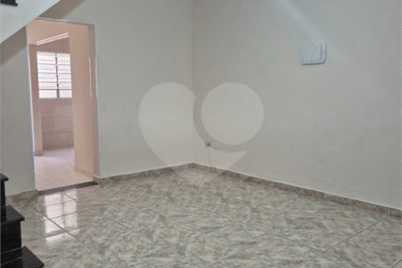 Casa à venda com 2 quartos, sendo 1 suíte,  em Vila Maricy, Guarulhos, SP